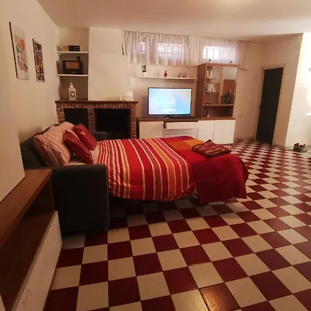 Taverna A 100 Mt Dal Mare Porto Torres